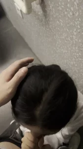 抱着大鸡巴就吃 欢迎点评